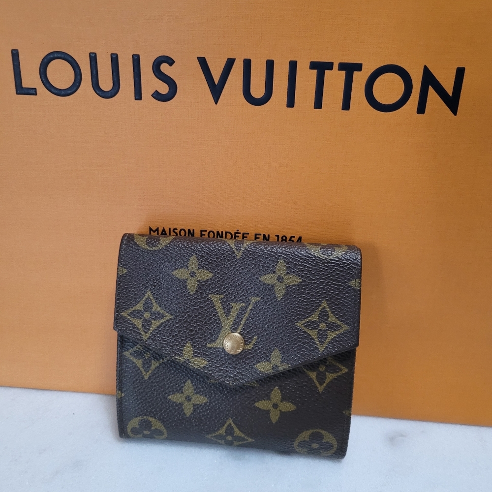 Louis Vuitton Small Bifold Wallet